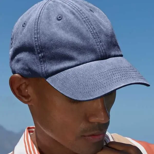 cappello vintage ricamato